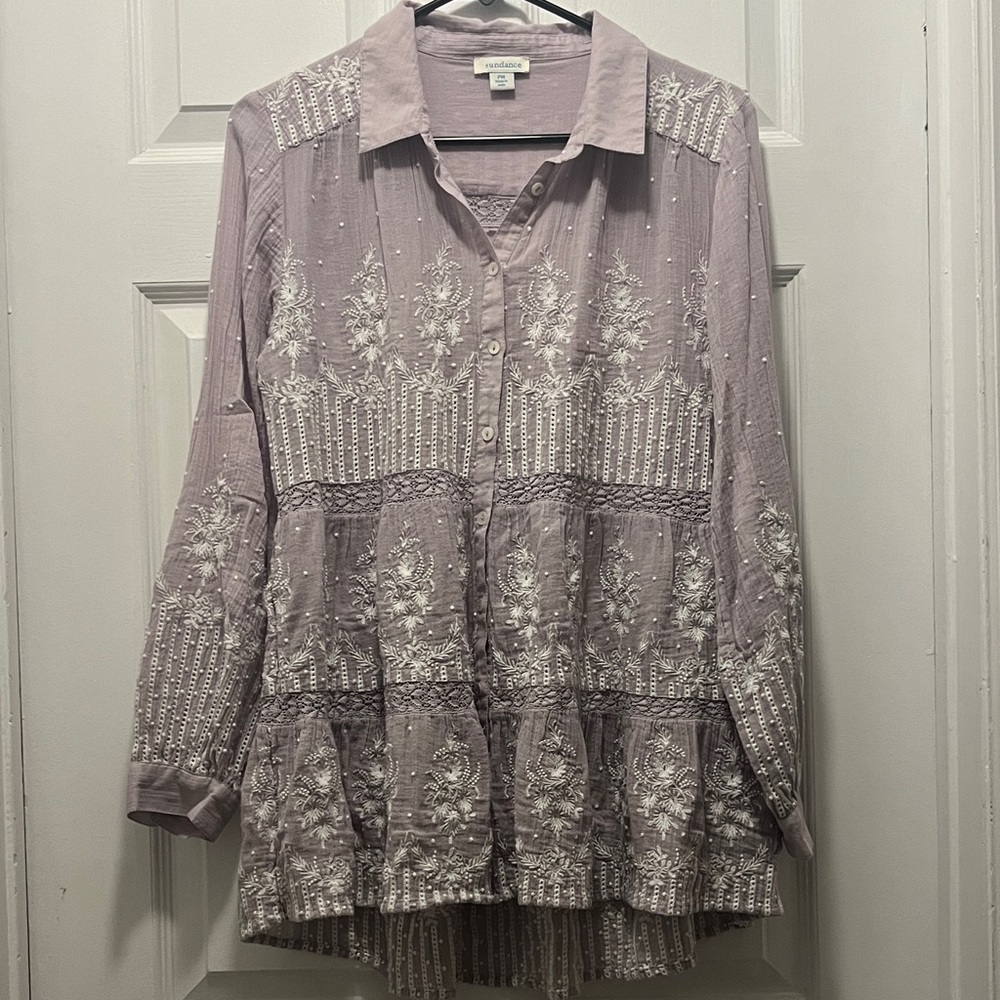 Sundance Lavender Embroidered Women's Top size Medium petite